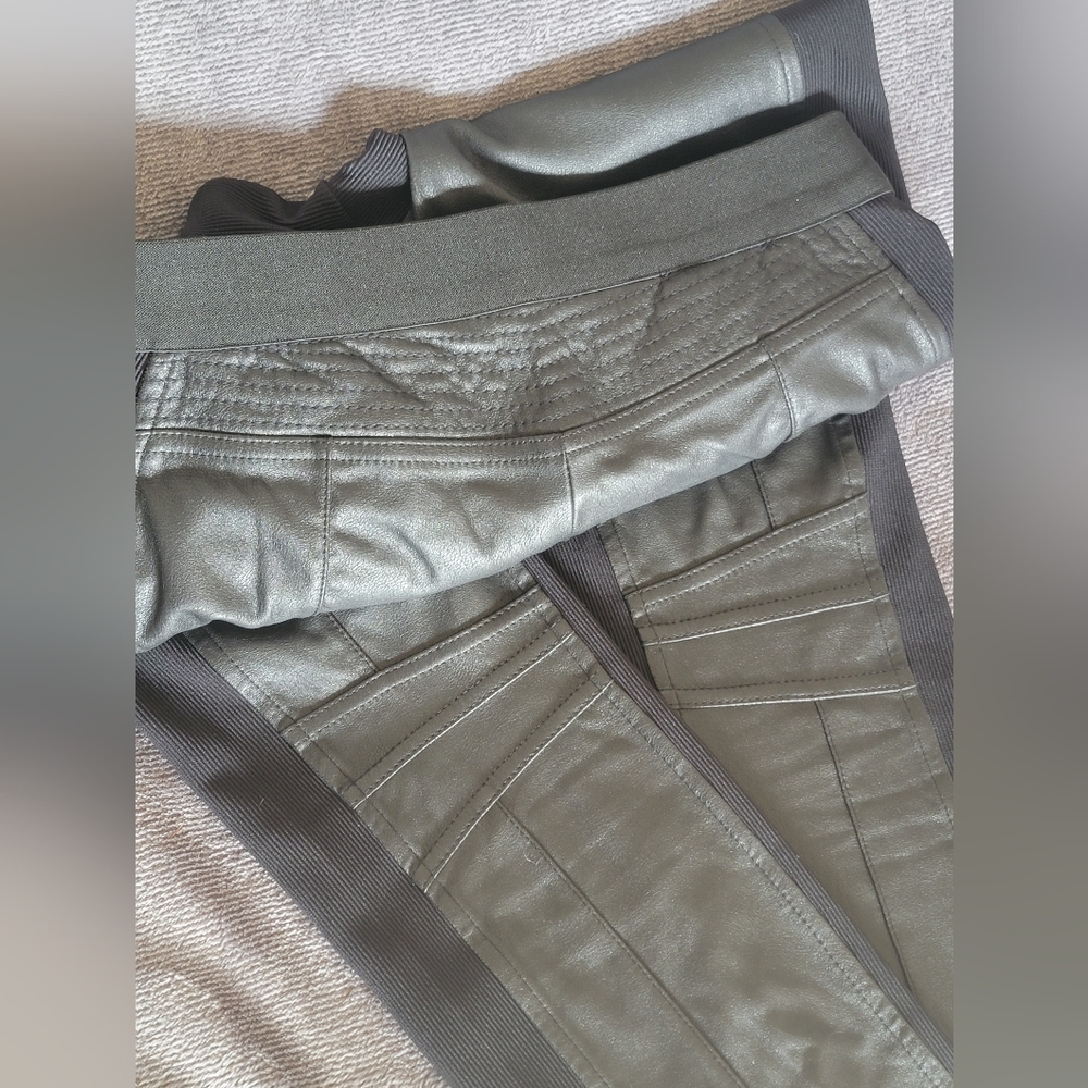 BCBGMaxAzria "Khalin" Women's Sz XS Black Leggings with Zipper Detail LIKE NEW - Picture 7 of 16